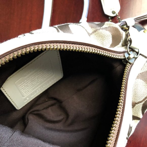 COACH Signature C Mini Leather Swingpack/Crossbody - Picture 7 of 9